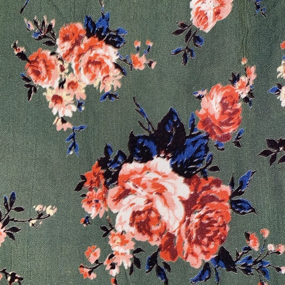 Nostalgia Floral Adjustable Blouse - Picture 9 of 16